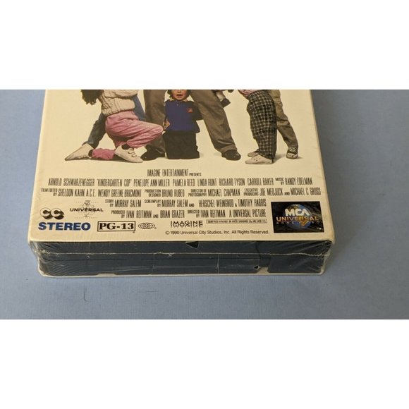 Factory Sealed Kindergarten Cop (VHS, 1991) Arnold Schwarzenegger - Picture 2 of 3